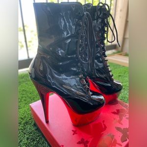 Pleaser bootie in black & red! Worn a few times with some sign of wear. No smell